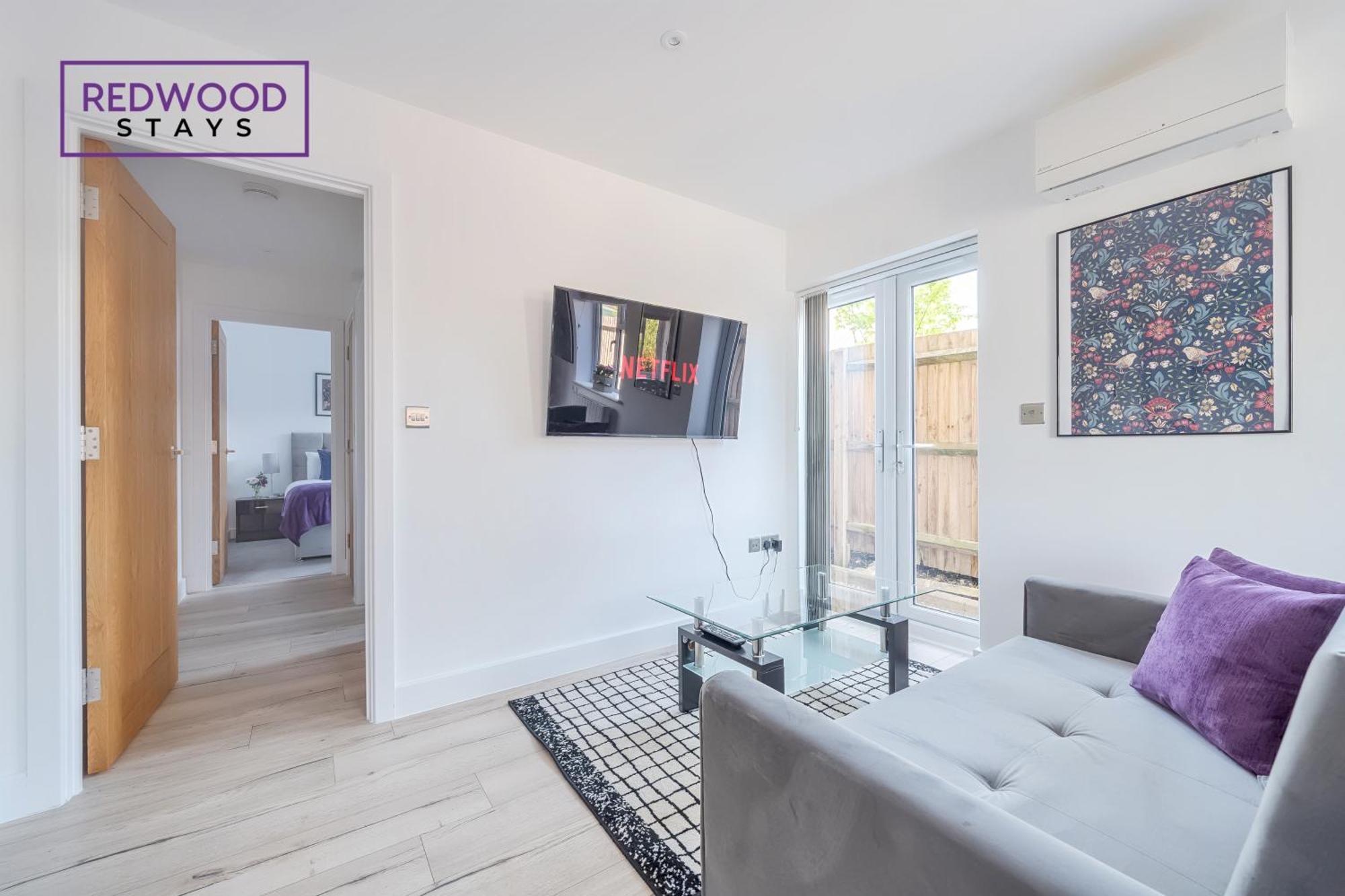 Modern Serviced Apartments For Contractors & Families With Free Parking, Wifi & Netflix By Redwood Stays Basingstoke Eksteriør billede