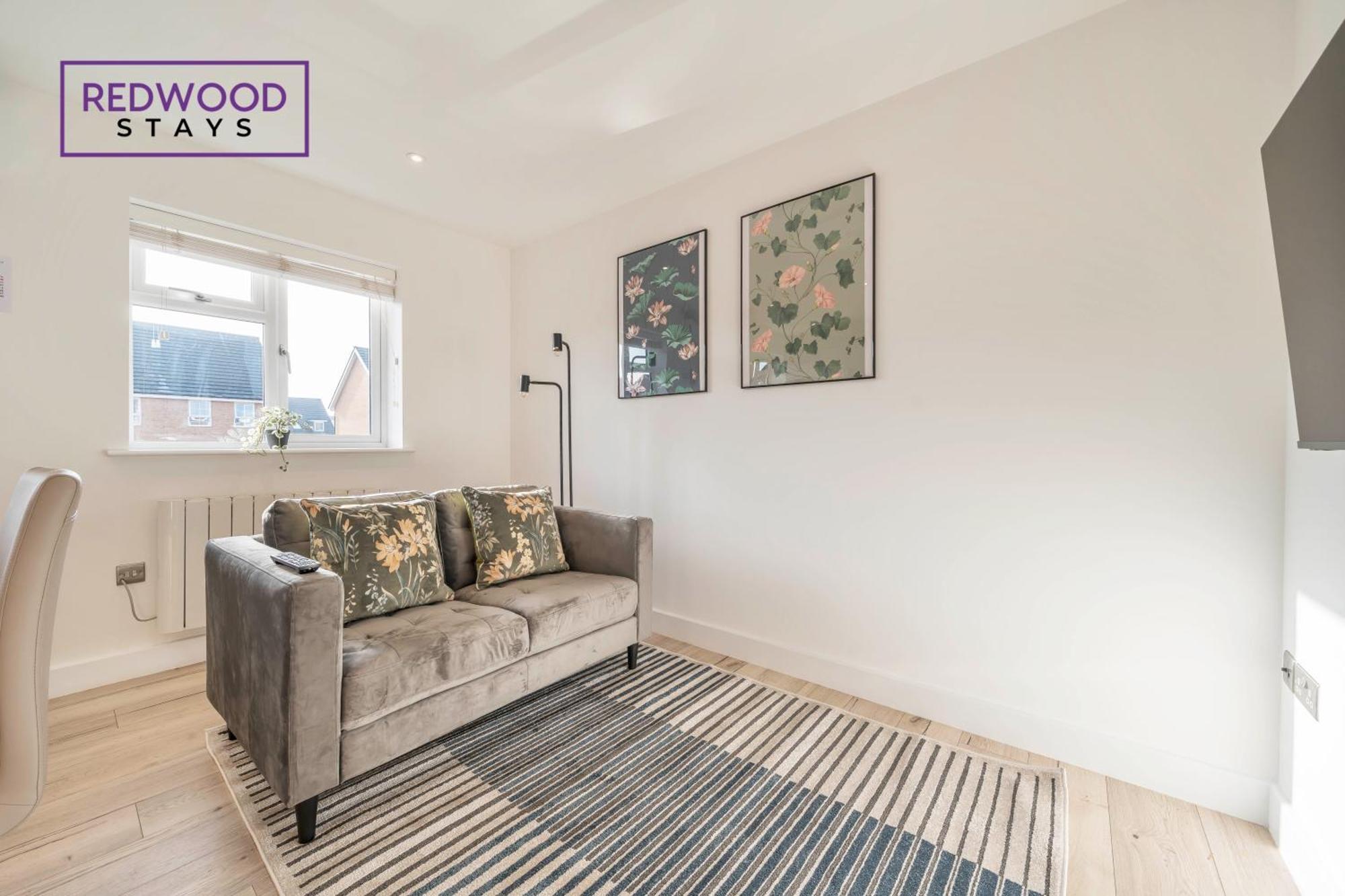 Modern Serviced Apartments For Contractors & Families With Free Parking, Wifi & Netflix By Redwood Stays Basingstoke Eksteriør billede
