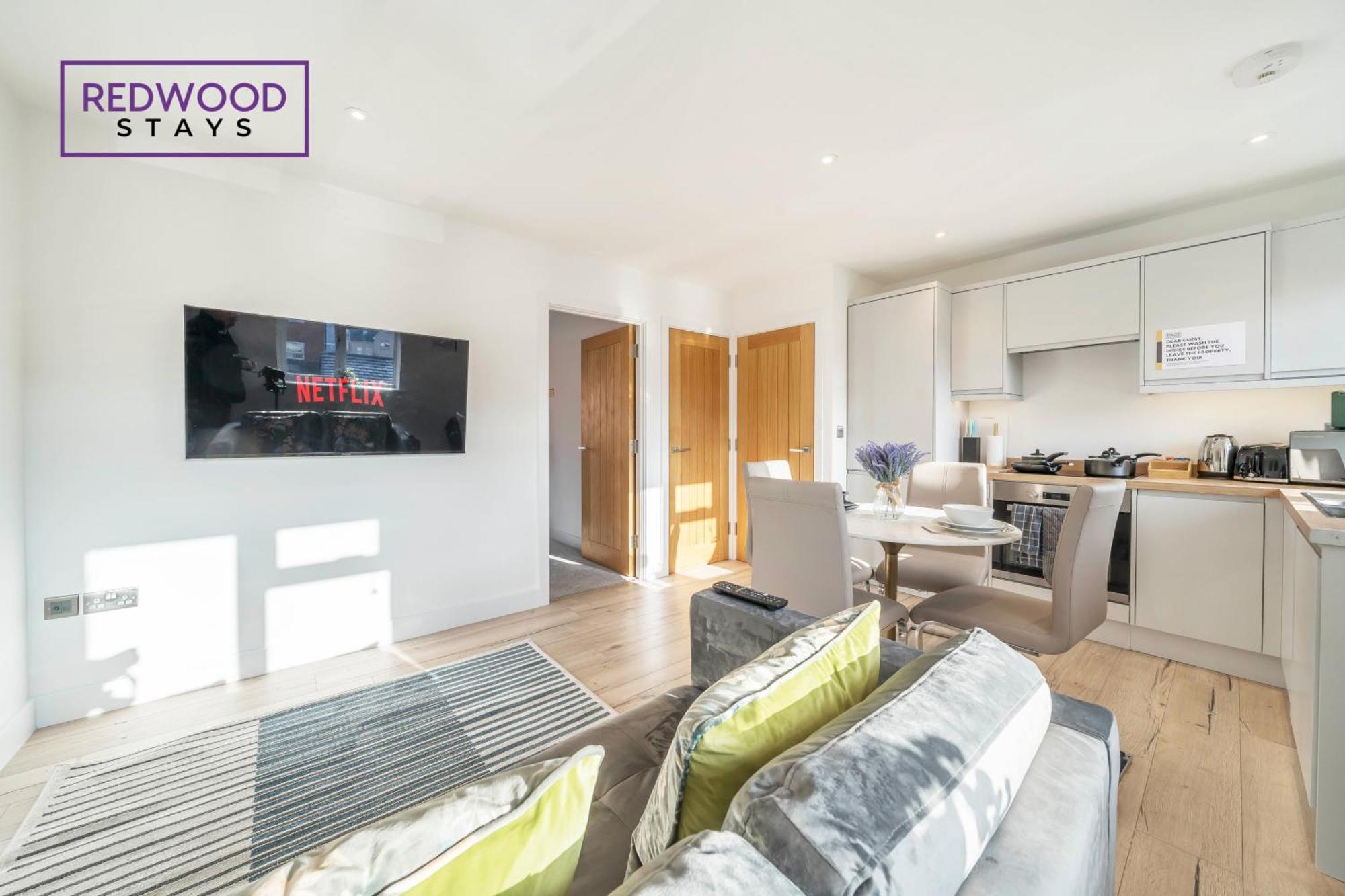 Modern Serviced Apartments For Contractors & Families With Free Parking, Wifi & Netflix By Redwood Stays Basingstoke Eksteriør billede