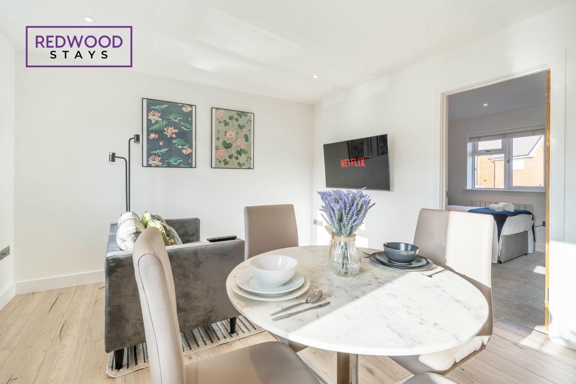 Modern Serviced Apartments For Contractors & Families With Free Parking, Wifi & Netflix By Redwood Stays Basingstoke Eksteriør billede