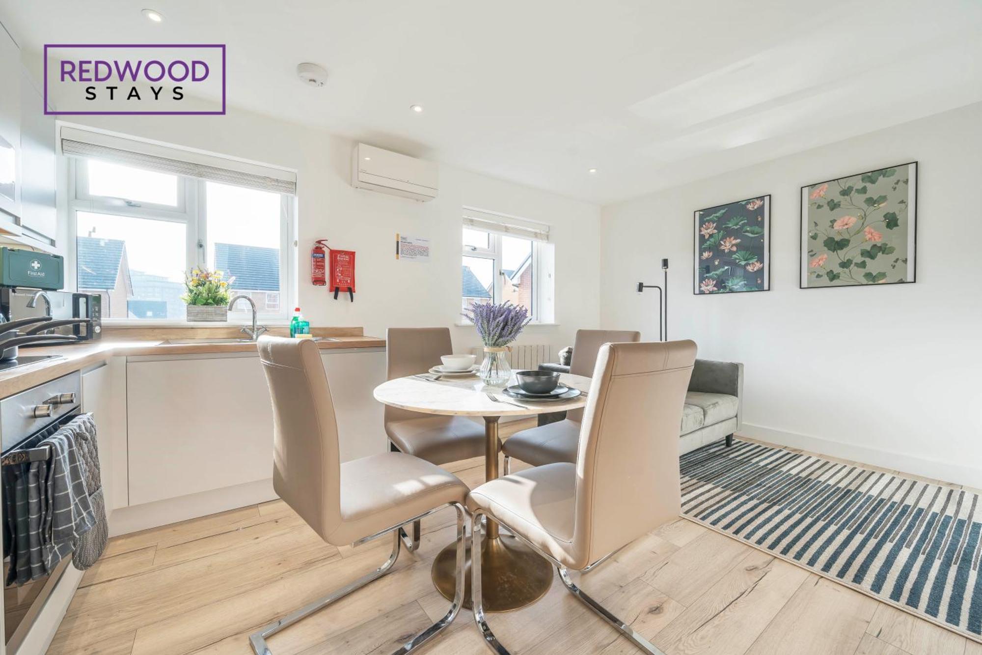 Modern Serviced Apartments For Contractors & Families With Free Parking, Wifi & Netflix By Redwood Stays Basingstoke Eksteriør billede