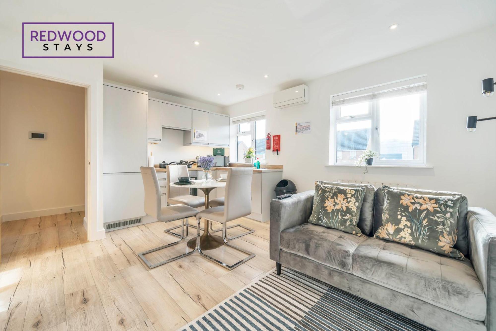 Modern Serviced Apartments For Contractors & Families With Free Parking, Wifi & Netflix By Redwood Stays Basingstoke Eksteriør billede