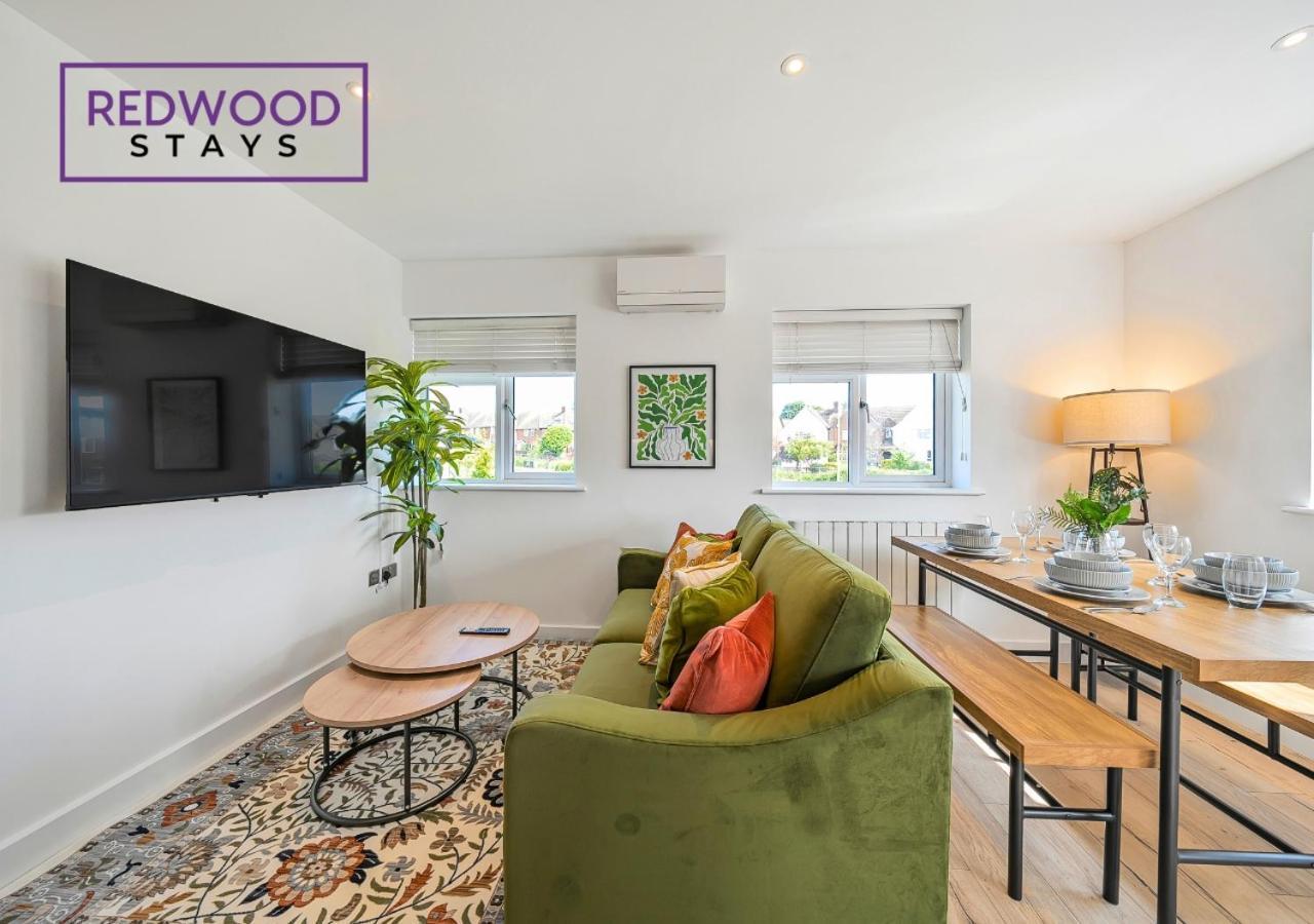Modern Serviced Apartments For Contractors & Families With Free Parking, Wifi & Netflix By Redwood Stays Basingstoke Eksteriør billede